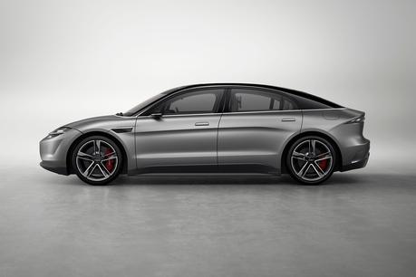 Sony pronta per il mercato delle auto elettriche con la Vision-S? sony vision s lato