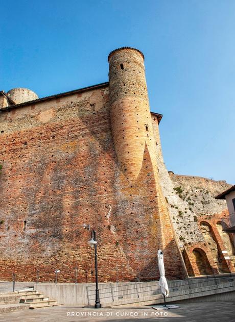 Castello di Castiglione Falletto - Langhe Fotografie Castello di Castiglione Falletto - Langhe