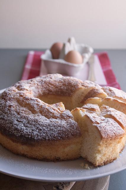 Ciambella morbida yogurt e miele, la ricetta senza burro Ciambella morbida yogurt e miele, la ricetta senza burro