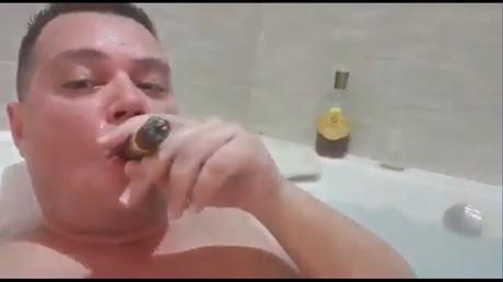 Candidato della Lega in Calabria nella bufera: video in vasca con sigaro e rum alfio baffa lega nord calabria