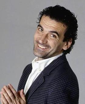 San Giorgio a Cremano (NA): sette panchine per ricordare Massimo Troisi San Giorgio a Cremano (NA): sette panchine per ricordare Massimo Troisi