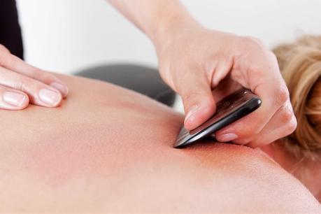 Gua Sha Viso e Corpo: a cosa serve e dove comprare questo beauty tool Gua Sha Viso e Corpo: a cosa serve e dove comprare questo beauty tool