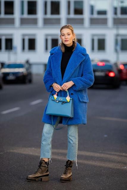 CLASSIC BLUE: il colore Pantone 2020 CLASSIC BLUE: il colore Pantone 2020