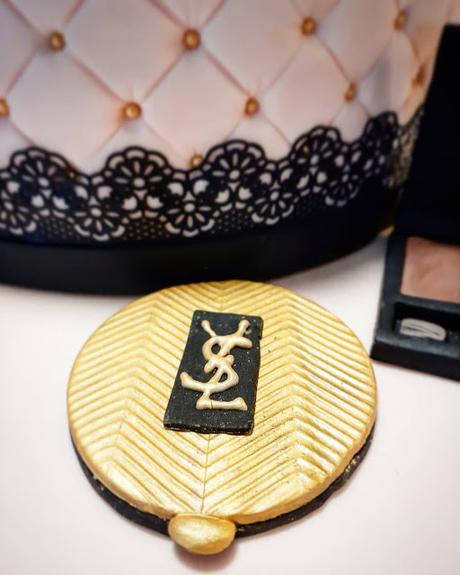 Torta fashion: tra palette, rossetti e scarpe tacco 12 Torta fashion: tra palette, rossetti e scarpe tacco 12