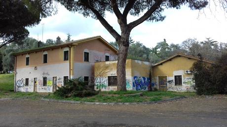 FOLLIA PURA A ROMA: Un Consorzio privato vince un bando comunale e si offre di recuperare un Casale abbandonato, ma il Comune BLOCCA TUTTO! 20200202-143131
