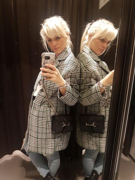 outfit cappotto a quadri borsa Gucci come abbinare il cappotto a quadri outfit cappotto a quadri selfie allo specchio outfit casual invernale outfit cappotto jeans e cappotto abbinamento jeans e cappotto mariafelicia magno fashion blogger colorblock by felym fashion blogger italiane outfit febbraio 2020 fashion bloggers italy italian fashion bloggers