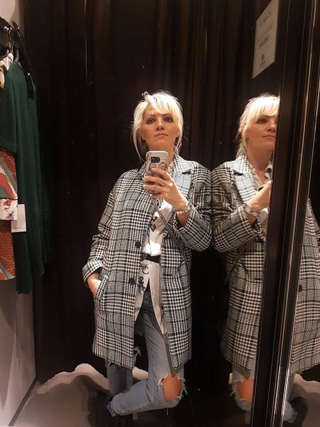 outfit jeans strappati outfit jeans strappati come abbinare i jeans strappati abbinamento jeans strappati idee outfit jeans strappati outfit casual outfit febbraio 2020 mariafelicia magno fashion blogger colorblock by felym fashion bloggers italy Italian fashion bloggers destroyed jeans how to wear destroyed jeans