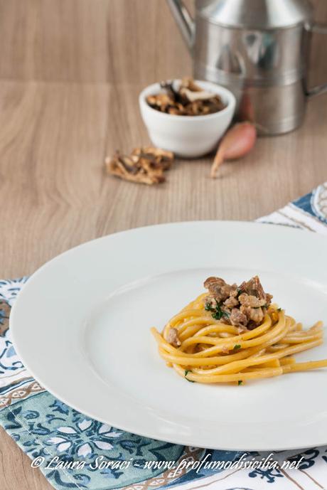 Bigoli con Pasta di Salame e Funghi Porcini Bigoli con Pasta di Salame e Funghi Porcini