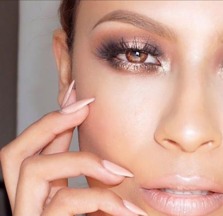 Halo eye make up, il trucco luce! Ecco come realizzarlo! Halo eye make up, il trucco luce! Ecco come realizzarlo!