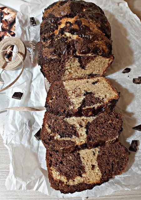 BANANA BREAD VARIEGATO AL CIOCCOLATO BANANA BREAD VARIEGATO AL CIOCCOLATO