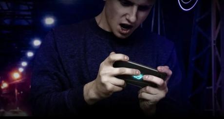 Il nuovo Asus ROG Phone III avrà Google Stadia pre-installato Asus ROG Phone II gaming