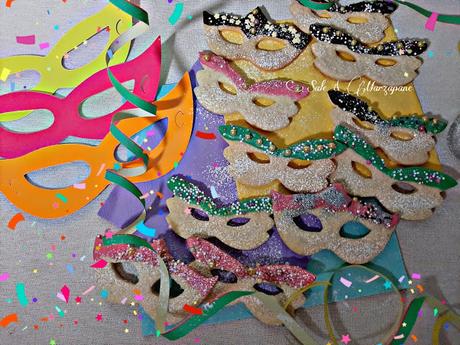 BISCOTTI DI CARNEVALE CON FROLLA AL MASCARPONE BISCOTTI DI CARNEVALE CON FROLLA AL MASCARPONE