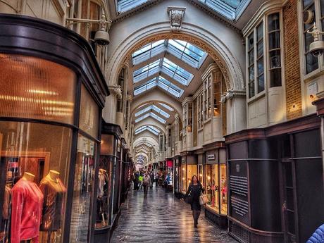 Burlington Arcade, scopri la galleria commerciale del 1800 a Londra Burlington Arcade, scopri la galleria commerciale del 1800 a Londra
