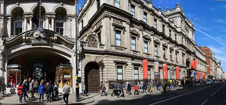 Burlington Arcade, scopri la galleria commerciale del 1800 a Londra Burlington Arcade, scopri la galleria commerciale del 1800 a Londra