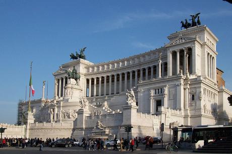I simboli che rappresentano Napoli e la Campania al Vittoriano di Roma I simboli che rappresentano Napoli e la Campania al Vittoriano di Roma