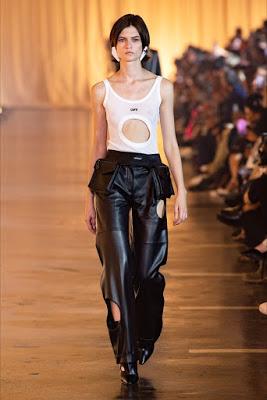 Pantaloni di pelle. Back to the 80s (with love) Pantaloni di pelle. Back to the 80s (with love)