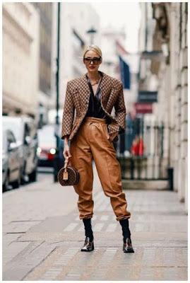 Pantaloni di pelle. Back to the 80s (with love) Pantaloni di pelle. Back to the 80s (with love)