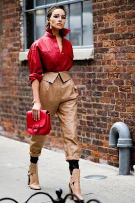 Pantaloni di pelle. Back to the 80s (with love) Pantaloni di pelle. Back to the 80s (with love)