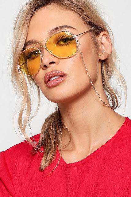 tendenza occhiali con catena occhiali con catena tendenza occhiali con catena occhiali estate 2020 chain sunglasses strap mariafelicia magno fashion blogger color block by felym fashion blogger italiane fashion blog italiani italian fashion bloggers