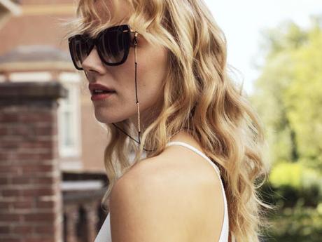 occhiali con catena estate 2020 occhiali con catena tendenza occhiali con catena occhiali estate 2020 chain sunglasses strap mariafelicia magno fashion blogger color block by felym fashion blogger italiane fashion blog italiani italian fashion bloggers