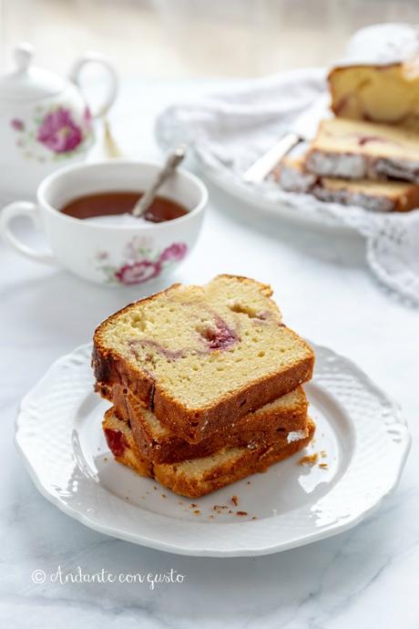 Tea Cake variegato al lampone: riempire il tempo. Tea Cake variegato al lampone: riempire il tempo.