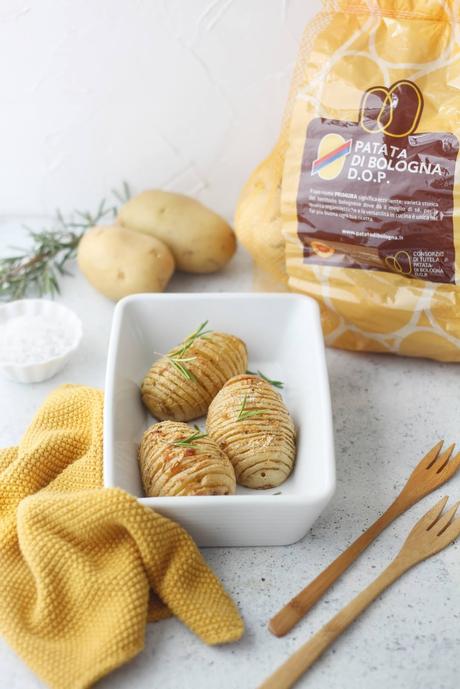 Patate Hasselback e un video su come realizzarle Patate Hasselback e un video su come realizzarle