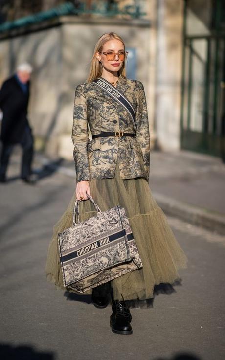 SPRING 2020 TREND ALERT: SILK FOR THE MIDDLE SEASON SPRING 2020 TREND ALERT: SILK FOR THE MIDDLE SEASON