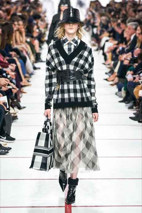 SPRING 2020 TREND ALERT: SILK FOR THE MIDDLE SEASON SPRING 2020 TREND ALERT: SILK FOR THE MIDDLE SEASON