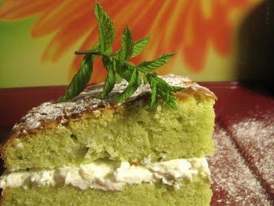 8 LUGLIO 2011, QUEL NUMERO TRABOCCANTE D'INFINITO - TORTA COCCO E MENTA FARCITA CON MASCARPONE