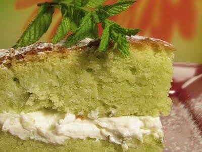 8 LUGLIO 2011, QUEL NUMERO TRABOCCANTE D'INFINITO - TORTA COCCO E MENTA FARCITA CON MASCARPONE