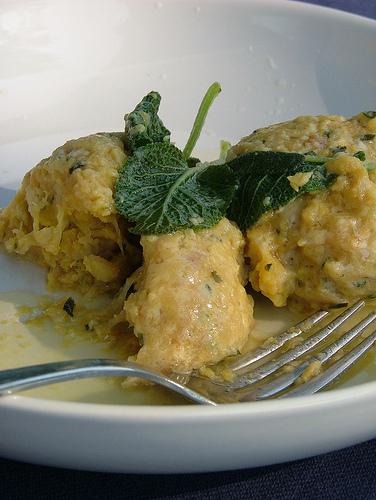 knödel with cheese - knödel al formaggio