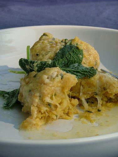 knödel with cheese - knödel al formaggio