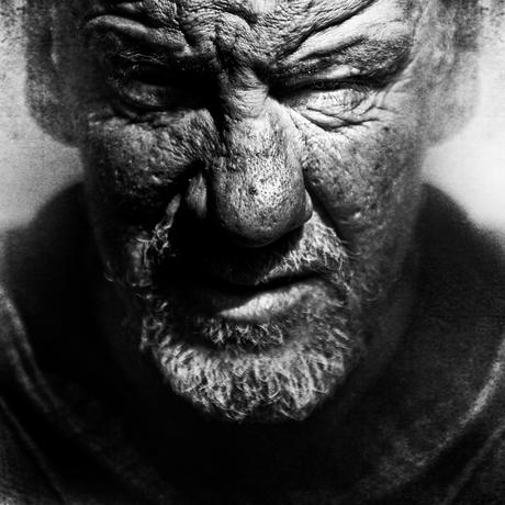 Il pensiero fotografico: i volti e l’angoscia di Lee Jeffries