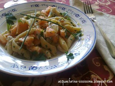 ...gnocchi d'annunziani con melone, formaggio ed erbe aromatiche...