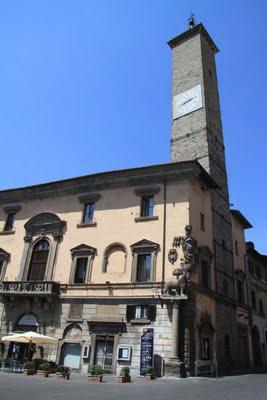 piazza del Plebiscito a Viterbo