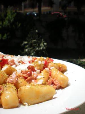 Gnocchi di patate e fave con mortadella e pistacchi