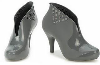 La moda è di plastica.