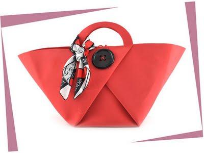 La moda è di plastica.