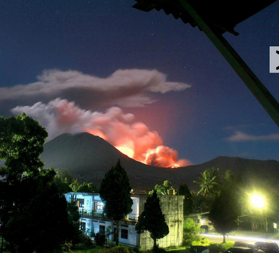 È tornato a eruttare il vulcano indonesiano di Lokon, sul...