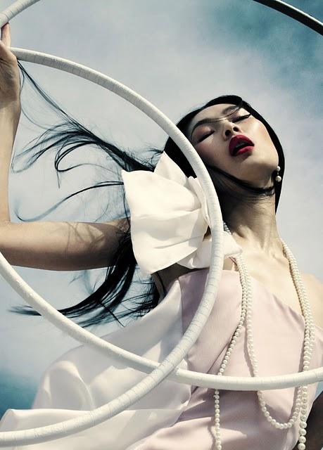 Dinara Chetyrova by Jamie Nelson for ELLE VIETNAM, luglio 2011