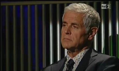 Manovra che taglia le gambe ai ceti medio bassi, e lei, signor Formigoni, mi parla dallo Yacht?