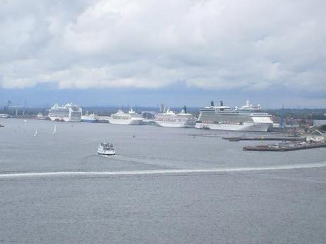 6 navi da crociera nel porto di Southampton