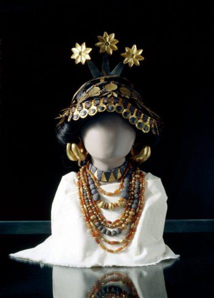 Trucco e costume nell’area Mesopotamica: i Sumeri, gli Ittiti, i Babilonesi e gli Assiri Trucco e costume nell’area Mesopotamica: i Sumeri, gli Ittiti, i Babilonesi e gli Assiri