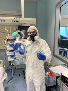 Le maschere da sub Easybreath diventano dispositivi di sicurezza per il personale medico. I privati le donano e Orthom di Ragusa le trasforma Le maschere da sub Easybreath diventano dispositivi di sicurezza per il personale medico. I privati le donano e Orthom di Ragusa le trasforma