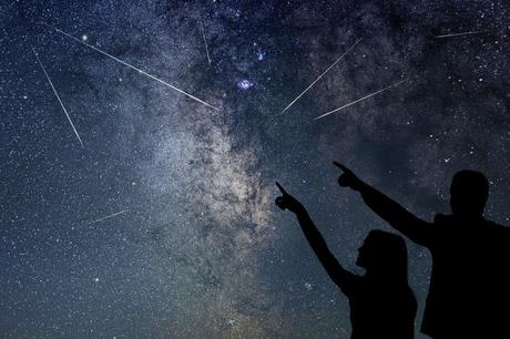 Le stelle cadenti, tra scienza e superstizione Le stelle cadenti, tra scienza e superstizione