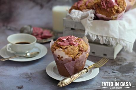 Muffins al Cioccolato Bianco, Ruby e Lamponi Freschi Muffins al Cioccolato Bianco, Ruby e Lamponi Freschi