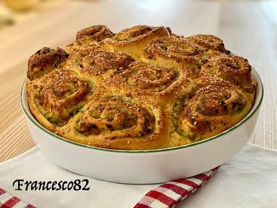 Torta di rose alle Zucchine e formaggi Torta di rose alle Zucchine e formaggi