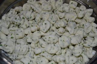 Gnocchi di ricotta con aglio e prezzemolo Gnocchi di ricotta con aglio e prezzemolo
