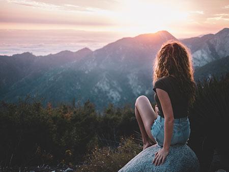 Elogio alla Lentezza: Ritrovare il ritmo con la meditazione Elogio alla Lentezza: Ritrovare il ritmo con la meditazione