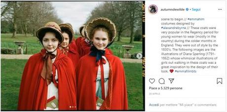 I mantelli rossi delle fanciulle di Highbury | Un dettaglio dal film “Emma.” di Autumn De Wilde I mantelli rossi delle fanciulle di Highbury | Un dettaglio dal film “Emma.” di Autumn De Wilde
